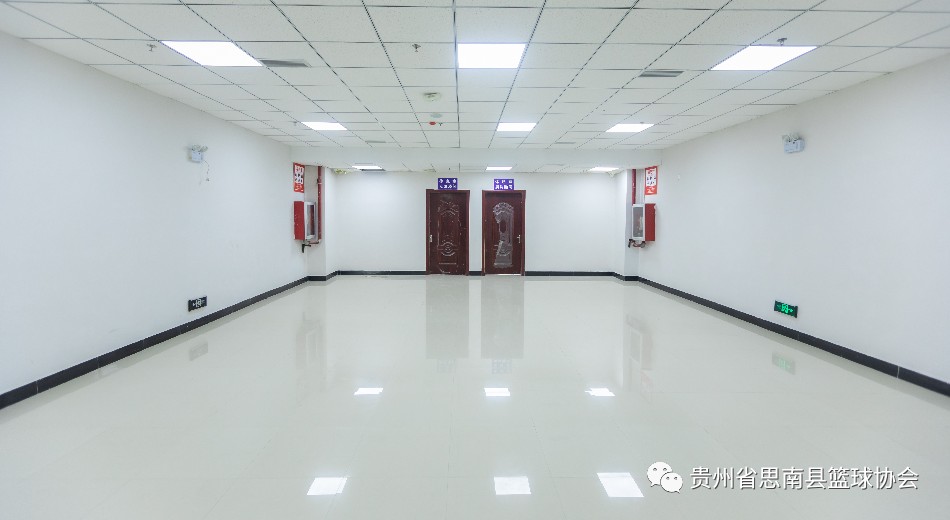 哪里可以找到适合青少年的篮球季前赛训练营_0